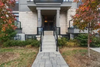 30 Halliford Place 213, Brampton, On L6p 4r1