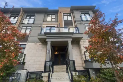 30 Halliford Place 213, Brampton, On L6p 4r1