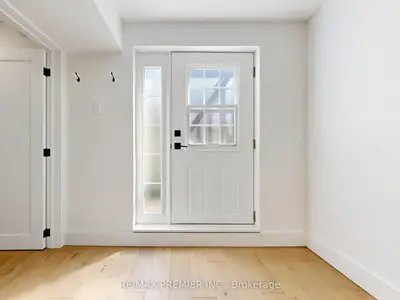 45 Croham Road Basement, Toronto, On M6e 4x9
