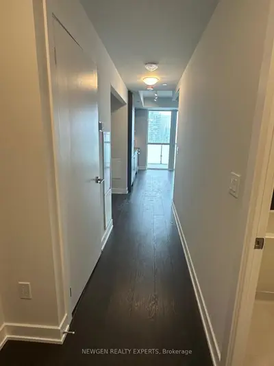 430 Square One Drive 3504, Mississauga, On L5b 0l6