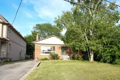 35 Glen Agar Drive, Toronto, On M9b 5l8
