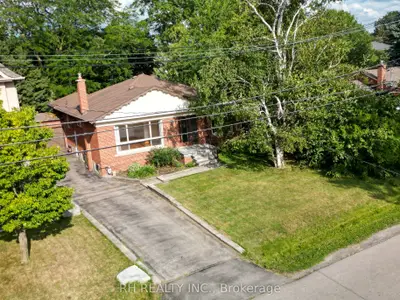 35 Glen Agar Drive, Toronto, On M9b 5l8