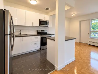 10 Garfella Drive 121, Toronto, On M9v 2e9