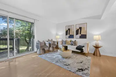 6855 Glen Erin Drive 15, Mississauga, On L5n 1p6