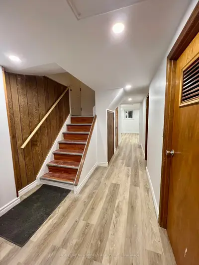 354 Kane Avenue Bsm, Toronto, On M6m 3p4
