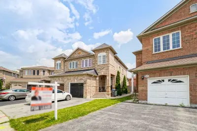824 Khan Crescent, Mississauga, On L5v 2r2