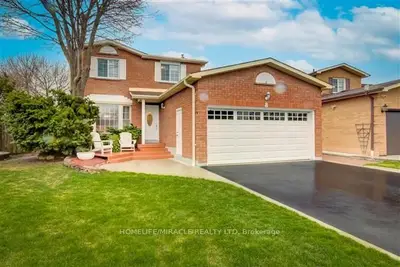 8 Willowcrest Court, Brampton, On L6x 3k9