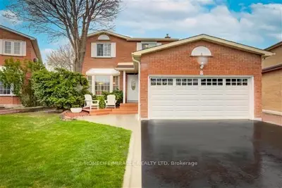 8 Willowcrest Court, Brampton, On L6x 3k9