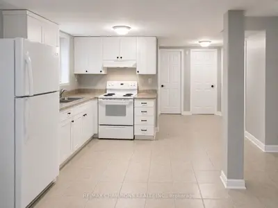 13 Lion Pride Lane, Brampton, On L6r 3e4