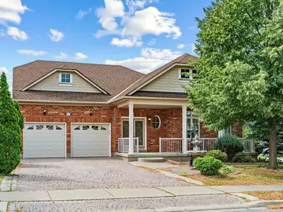 10 Leparc Road, Brampton, On L6p 1x9