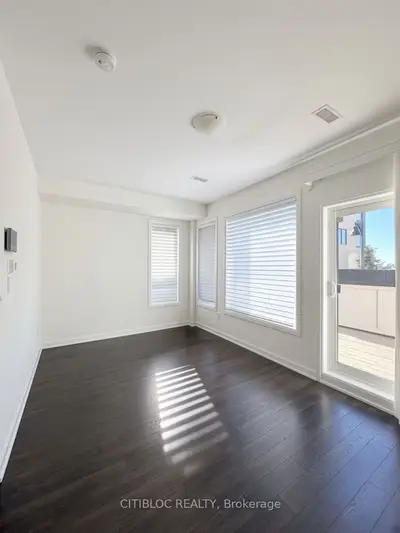 22 Sarah Jackson Crescent, Toronto, On M3k 0b6