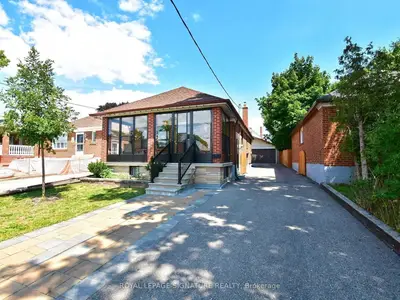 103 Richardson Avenue, Toronto, On M6m 3s2
