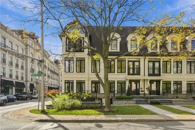 305 Randall Street, Oakville, On L6j 6b4