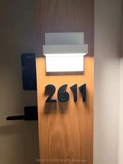 1185 Dupont Street 2611, Toronto, On M6h 0g5