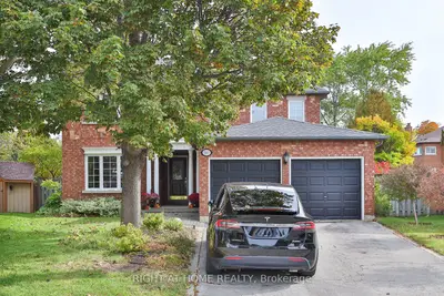 560 Chagall Court, Mississauga, On L5r 3a8
