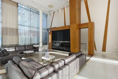 55 Eglinton Avenue W 1701, Mississauga, On L5r 0e4