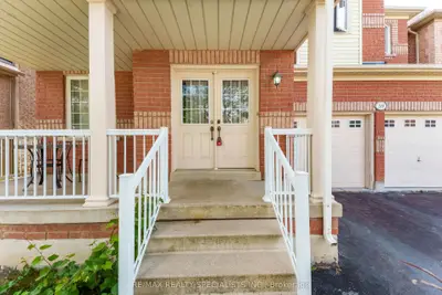 59 Masters Green Crescent, Brampton, On L7a 3k6