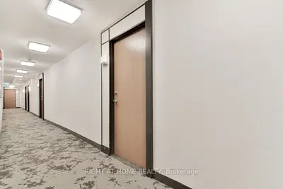 30 Shore Breeze Drive 236, Toronto, On M8v 0j1