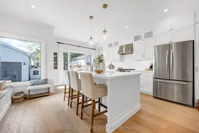 2592 Castle Hill Crescent, Oakville, On L6h 6j1