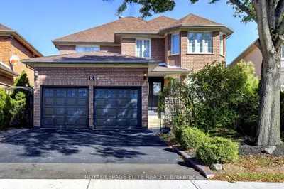 5 Pinecone Way E, Brampton, On L6r 1n5