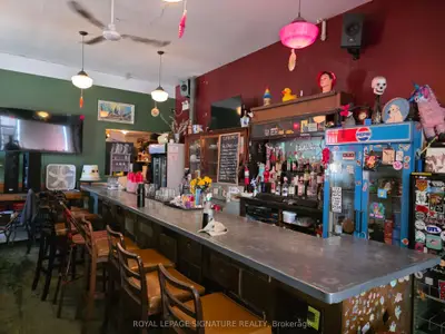 1318 King Street W, Toronto, On M6k 1g8