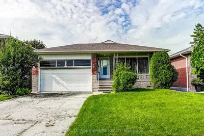 100 Summitcrest Drive, Toronto, On M9p 1h8