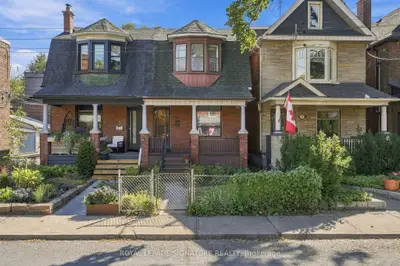 7 Geoffrey Street, Toronto, On M6r 1p2