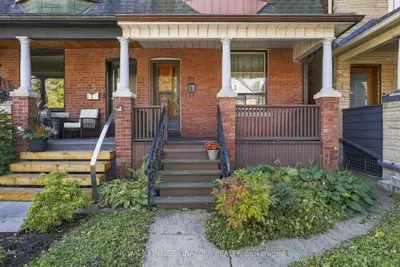 7 Geoffrey Street, Toronto, On M6r 1p2