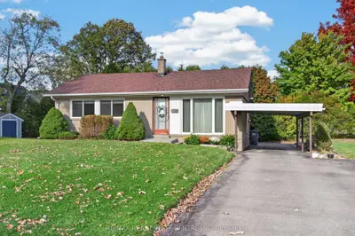 226 Elmwood Crescent, Milton, On L9t 1c4