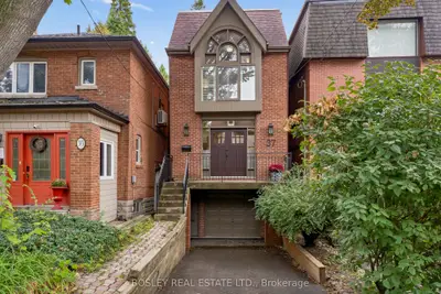 37 Hillsview Avenue, Toronto, On M6p 1j4