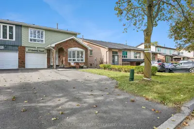35 Camberley Crescent, Brampton, On L6v 3l4