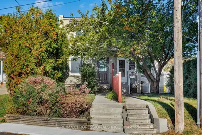 44 Mccormack Street, Toronto, On M6n 1x6