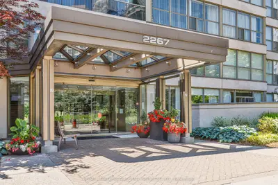 2267 Lake Shore Boulevard W 1304, Toronto, On M8v 3x2
