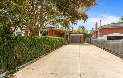 302 Southview Road, Oakville, On L6k 2p5