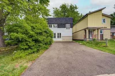 4 Gatsby Square, Brampton, On L6s 2h4