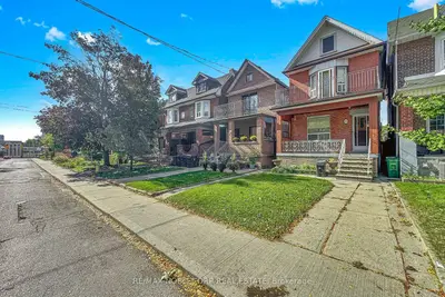 36 Earlscourt Avenue, Toronto, On M6e 4a6