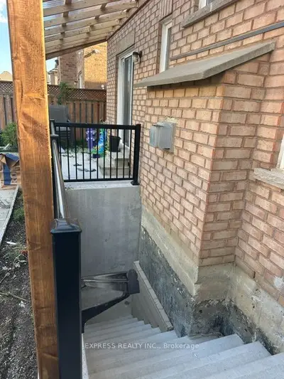 5147 Oscar Peterson Boulevard, Mississauga, On L5m 7w4