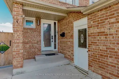 2 Gervais Drive, Brampton, On L6y 2z2