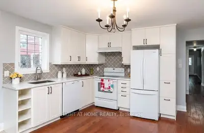 14 Thornton Avenue Main Floor, Toronto, On M6e 2e2
