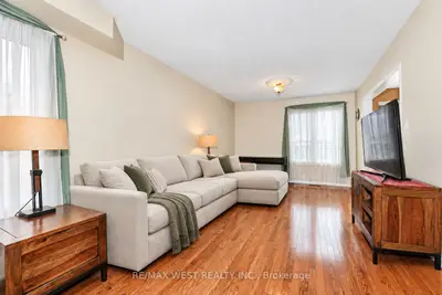 277 Queen Mary Drive, Brampton, On L7a 3l6