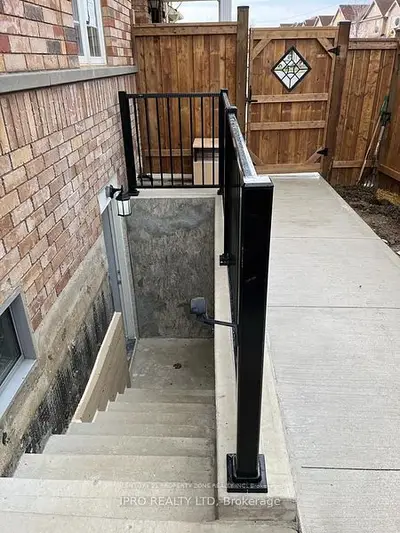 65 Sugarberry Drive, Brampton, On L6x 0k4