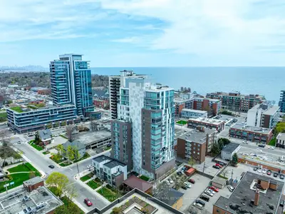 8 Ann Street 401, Mississauga, On L5g 3e6