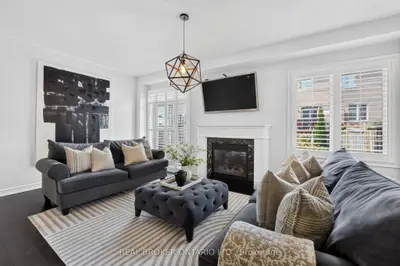 3231 Stoney Crescent, Mississauga, On L5m 0v4