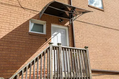 121 Melrose Street 3, Toronto, On M8y 1b4