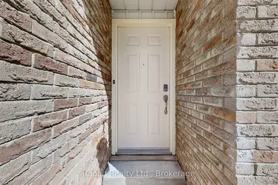 50 Denlow Drive, Brampton, On L6y 2l5
