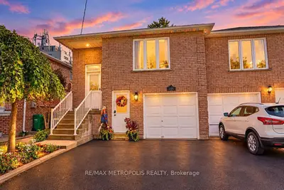 195 Vodden Street E Main, Brampton, On L6v 1m9