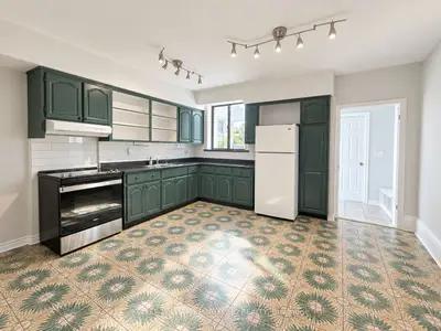 184 Franklin Avenue Main Fl, Toronto, On M6p 3y8