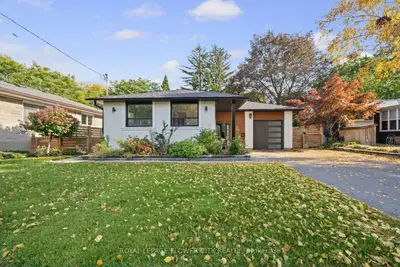 1812 Christopher Road, Mississauga, On L5j 2k8