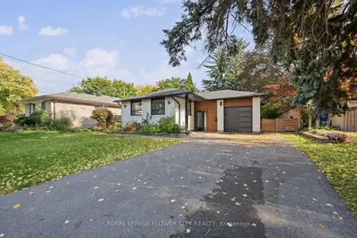 1812 Christopher Road, Mississauga, On L5j 2k8