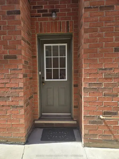 75 Executive Court Basement, Brampton, On L6r 0l5